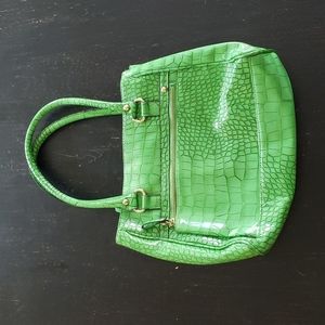 LIME GREEN BUENO PURSE. PLENTY OF ROOM FOR A TABLET OR SMALL LAPTOP. NWOT.